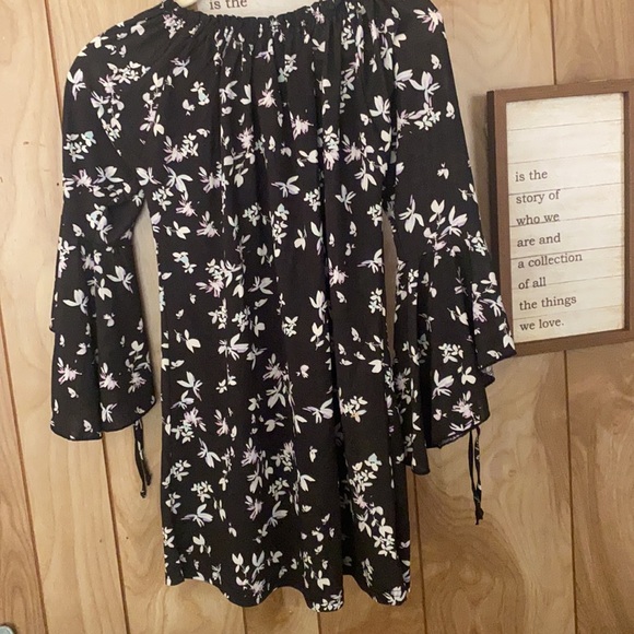 Black silky floral dress - Picture 2 of 2